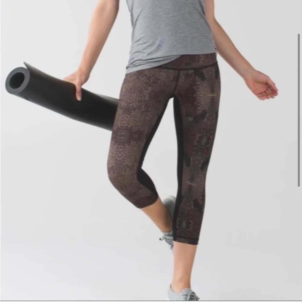 Lululemon Wunder Under Crop (Hi-Rise) Full-On Luxtreme 21